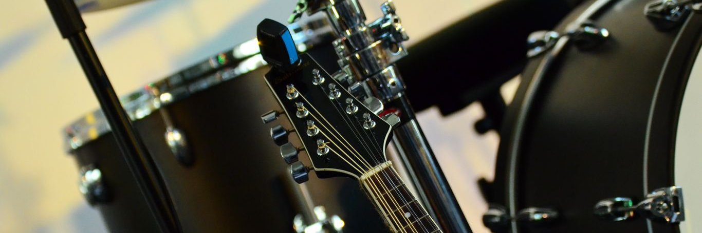 My work exists at the intersection of art and technology ⚙

Fullstack web developer 💻 | ReactJS enthusiast ⚛ | Music...🎵 | UI Designer